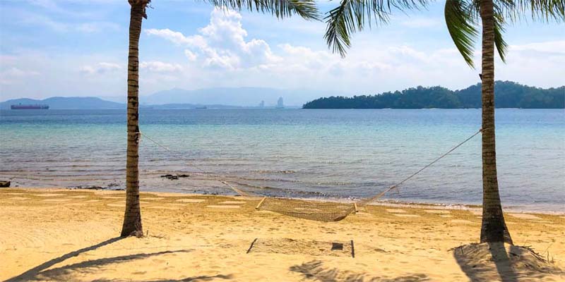 Gaya Island beach with view of KK