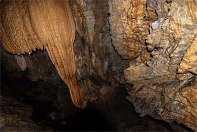 Stalactite in Wind Cave near Kuching